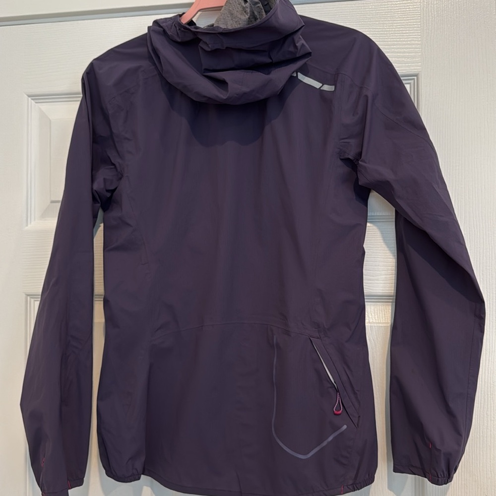 Salomon Women's Lightweight Jacket in Dark Purple - Picture 6 of 9